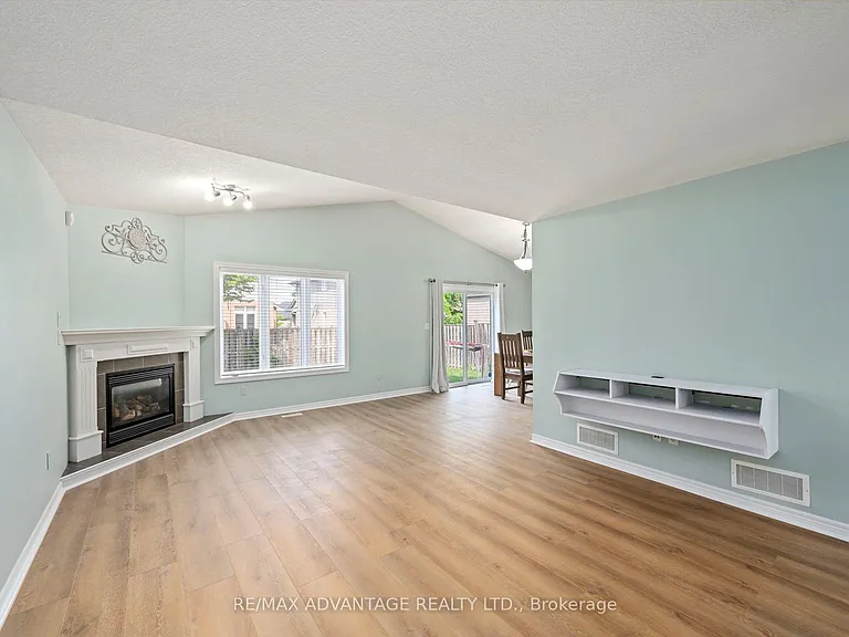 1489 Coronation Dr — Photo 7