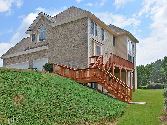 2nd image of 215 Tana Dr