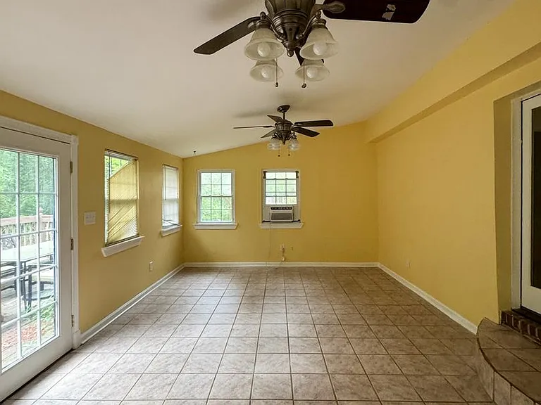726 Dandridge Dr — Photo 10