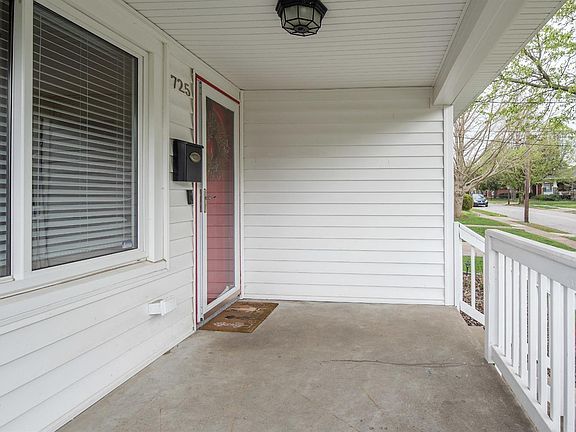 4th image of 725 Tremont Ave