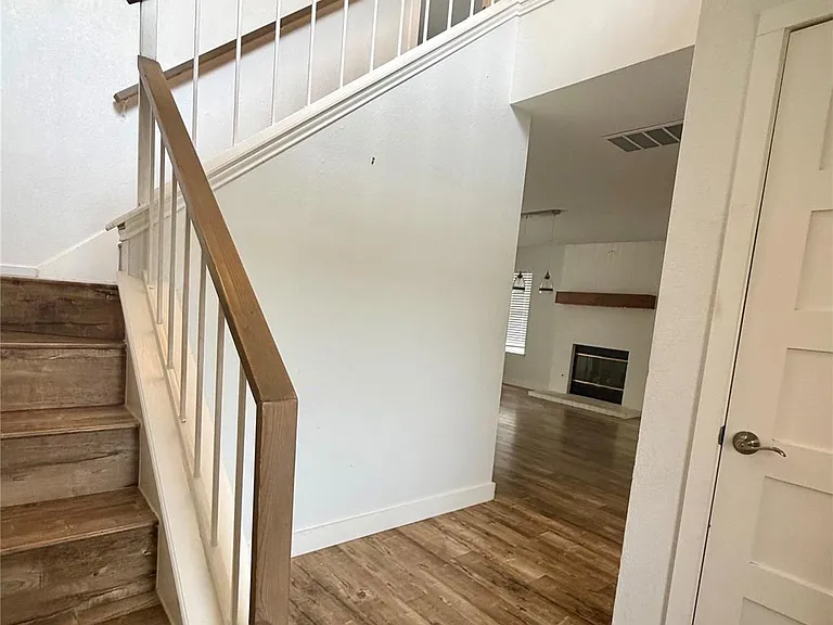 17844 Park Valley Dr — Photo 5