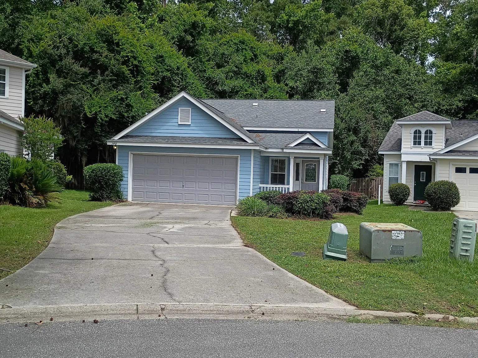 3 bed, 1355 sqft, $2,100 — Photo 1