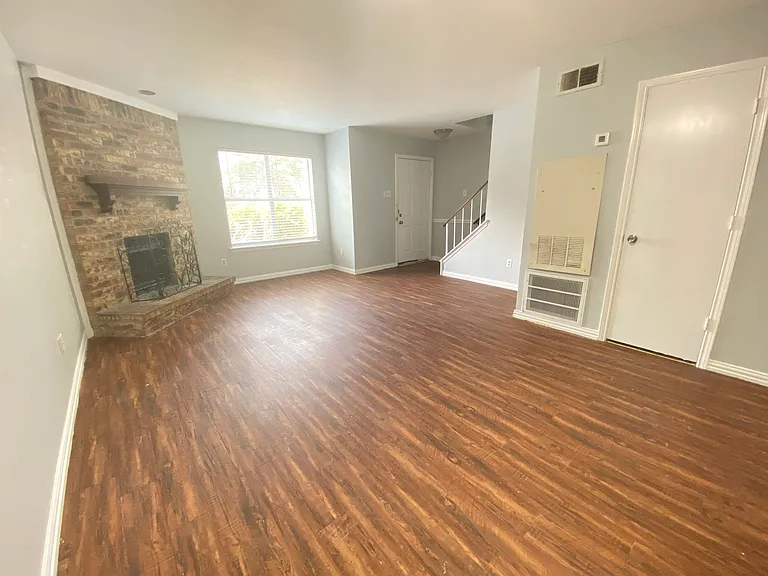 207 Country Bend Dr — Photo 8