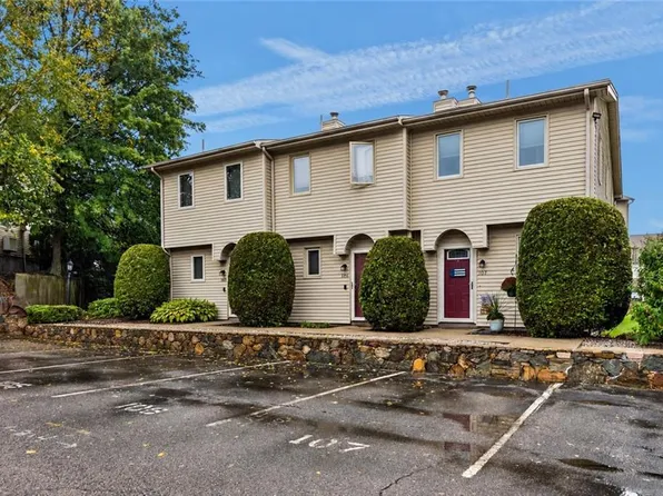 200 Cannon St APT 107, Cranston, RI 02920