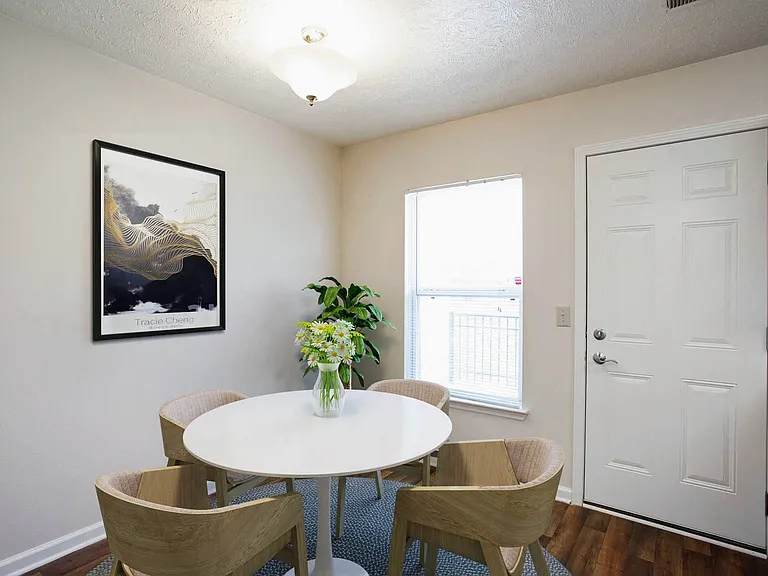 Chariot Pointe Apartments — Photo 25