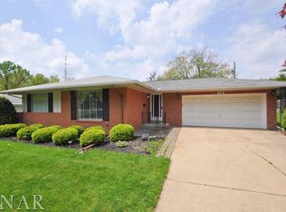 612 Northway Ln, Bloomington, IL