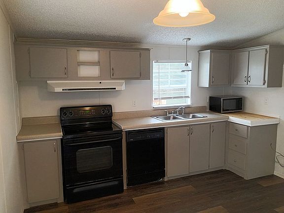4th image of 16815 Elderberry Dr