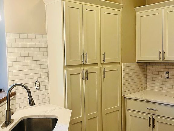4th image of 1110 Sheffield St APT 203