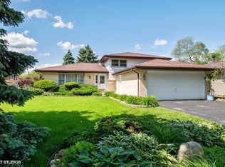 632 W Saint Aubin Dr, Addison, IL 60101