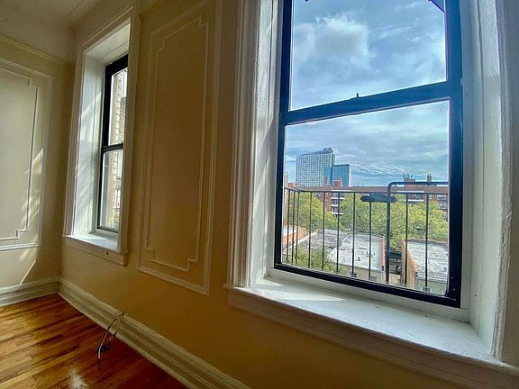 4th image of 530 Parkside Ave APT 5G