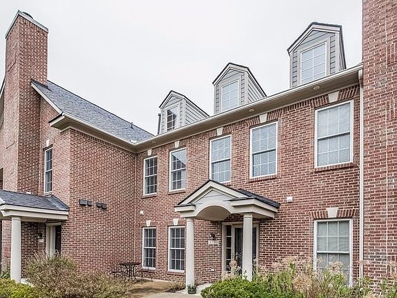 3rd image of 5730 Hampshire Ln #35