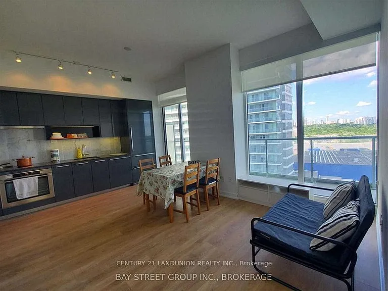 115 McMahon Dr #910 — Photo 4