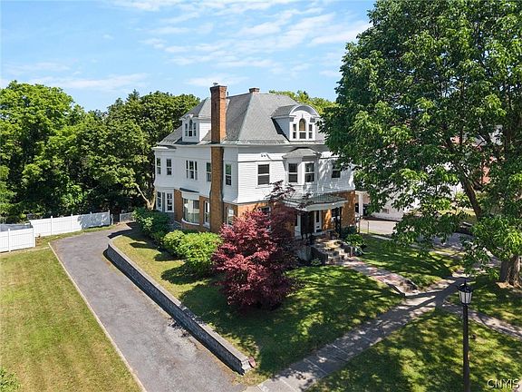 2nd image of 307 Summit Ave