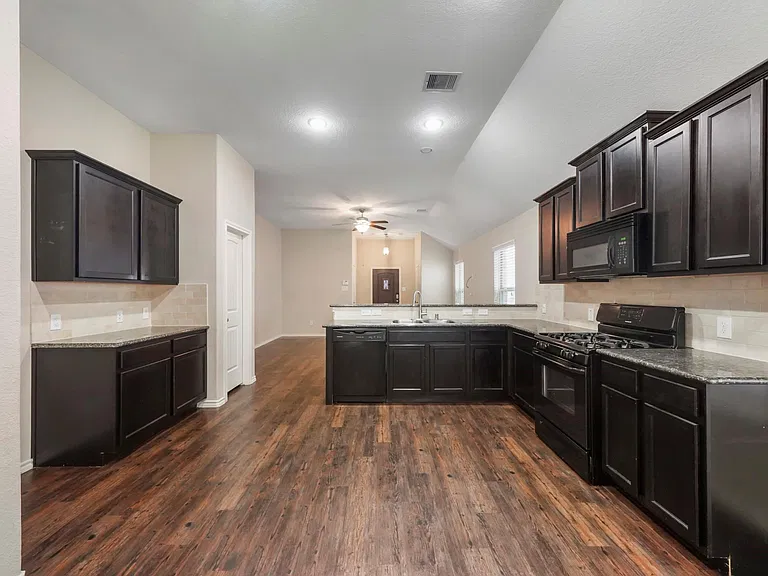 1519 Spencer Glen Ln — Photo 9