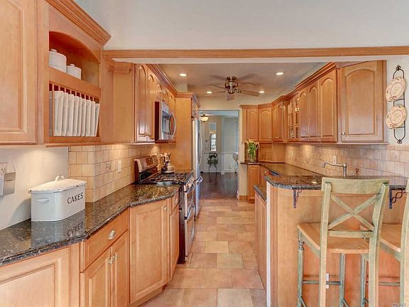 4th image of 3766 Marilyn Dr