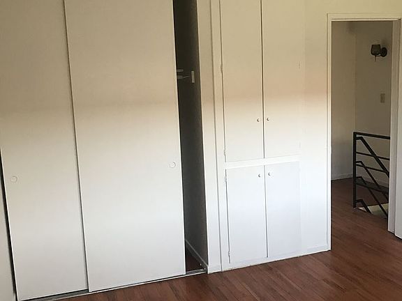 5th image of 319 San Marcos St APT D