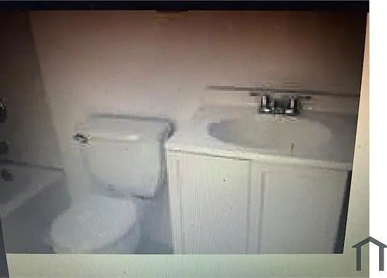 6 bed, 1600 sqft, $3,855 — Photo 4