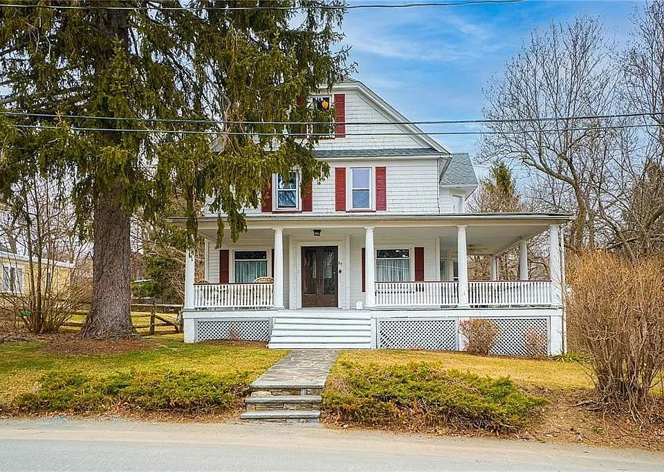 1st image of 27 Charlton Pl #1