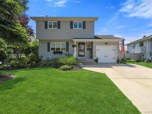 2448 Wallen Lane, North Bellmore, NY 11710