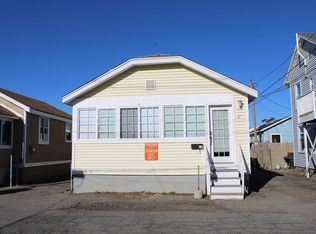 17 Johnson Ave, Hampton, NH 03842