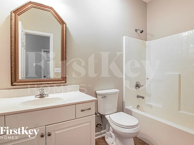 1092 Fairbank Ln — Photo 17
