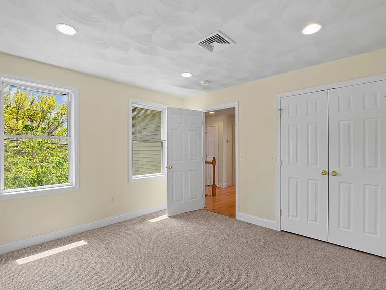 103 Bay View Ave — Photo 29