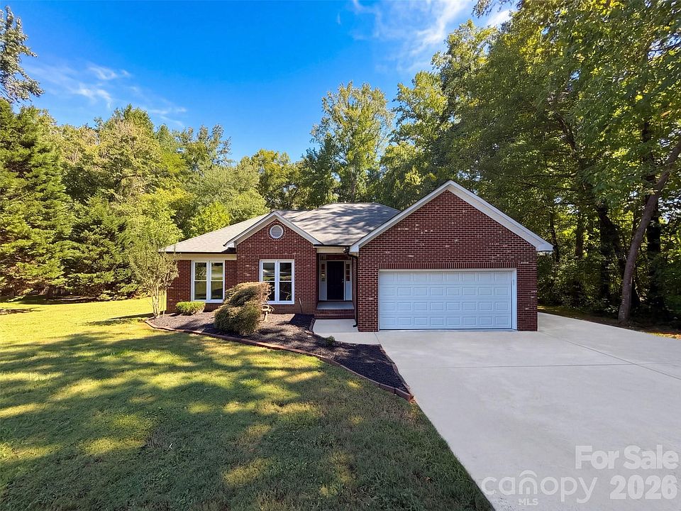 1st image of 1104 Thoroughbred Pl NW