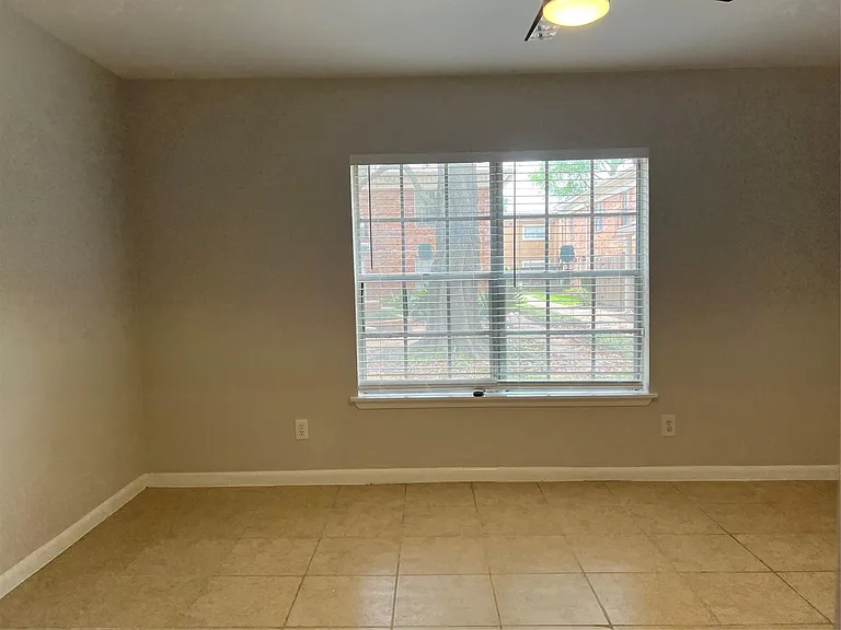 2824 Briarhurst Dr #9 — Photo 9