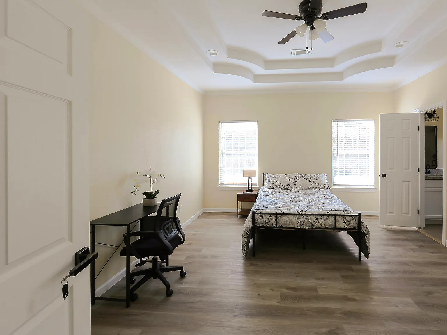 4 bed, 3.0 bath, 2229 sqft, $1,183 — Photo 2