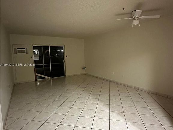 4th image of 16901 NE 13th Ave APT 103