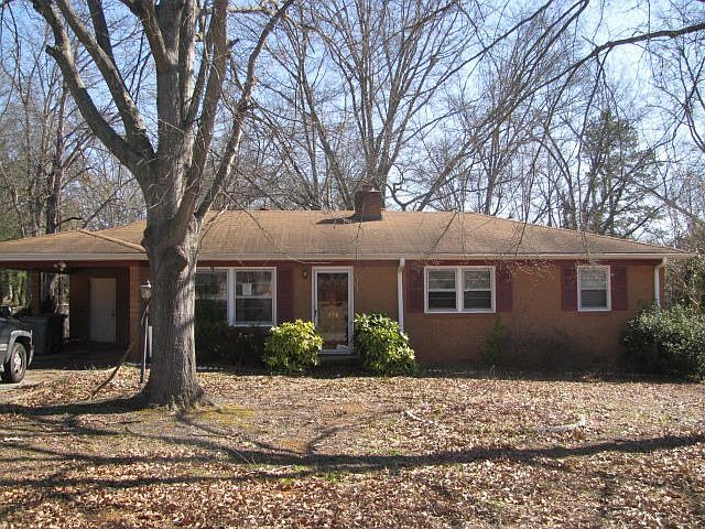 1st image of 190 S Pine Lake Dr