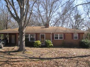 190 S Pine Lake Dr, Spartanburg, SC 29306