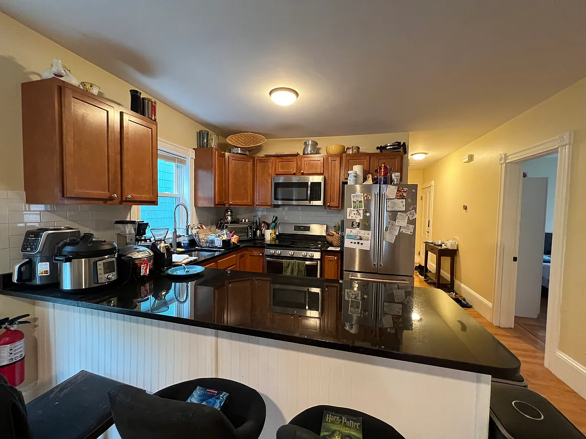Building Photo - 42 Gorham St #2