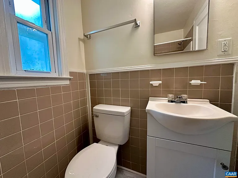 2337 Highland Ave — Photo 12