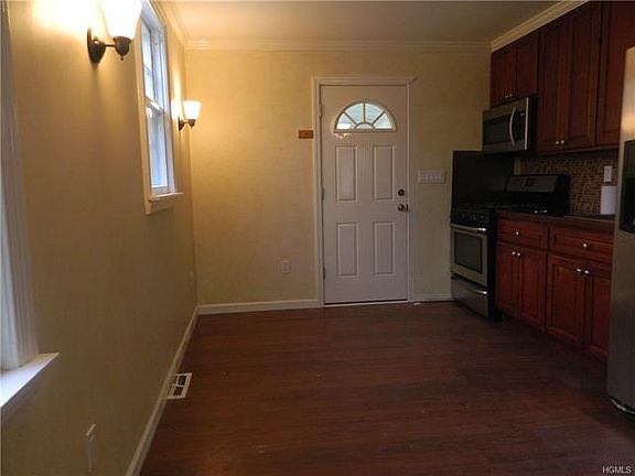 3rd image of 7 Hudson Dr
