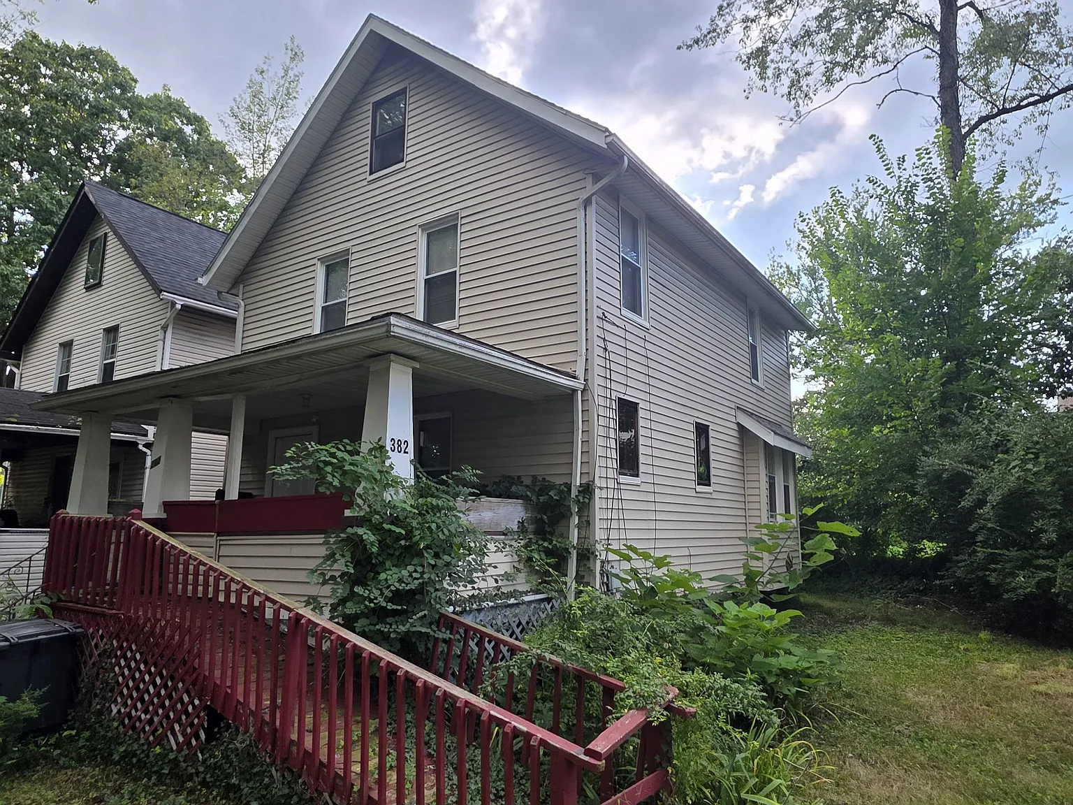 3 bed, 1248 sqft, $1,300 — Photo 1
