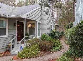 17 Clover Dr, Chapel Hill, NC 27517
