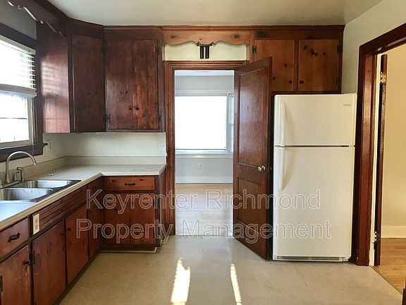 5th image of 7418 Wentworth Ave