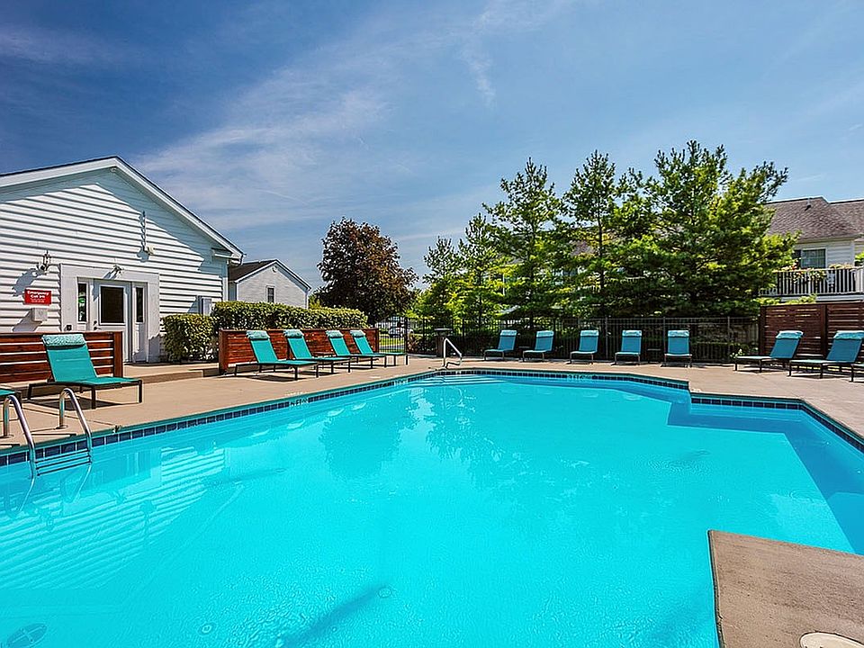 Resort-Style Swimming Pool at Alkire Glen in Columbus, Ohio