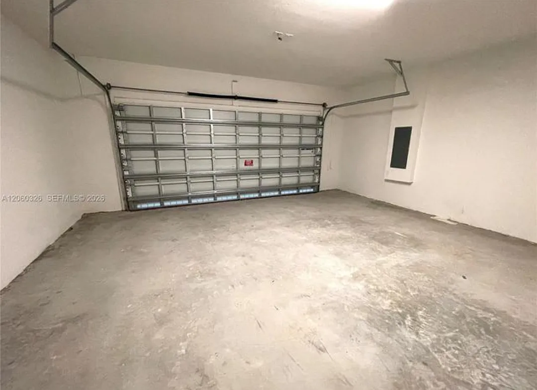 3 bed, 1812 sqft, $3,000 — Photo 4