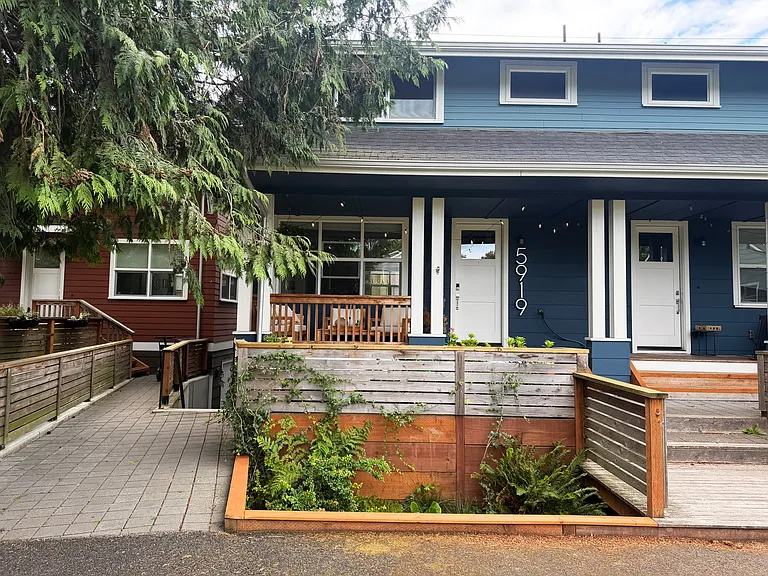 5919 42nd Ave SW — Photo 1