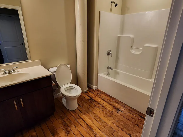 Riverbank Lofts — Photo 31