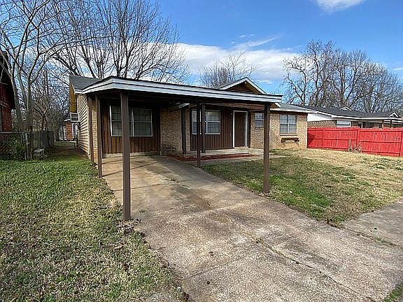 2nd image of 811 Sherwood Dr