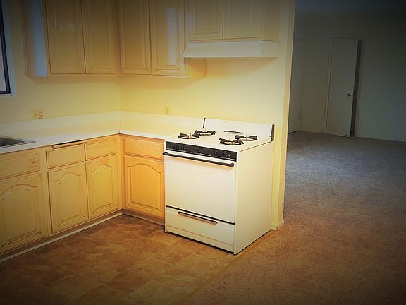 3rd image of 4522 Murietta Ave APT 5