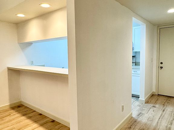 5th image of 29 Plantation Dr APT 105