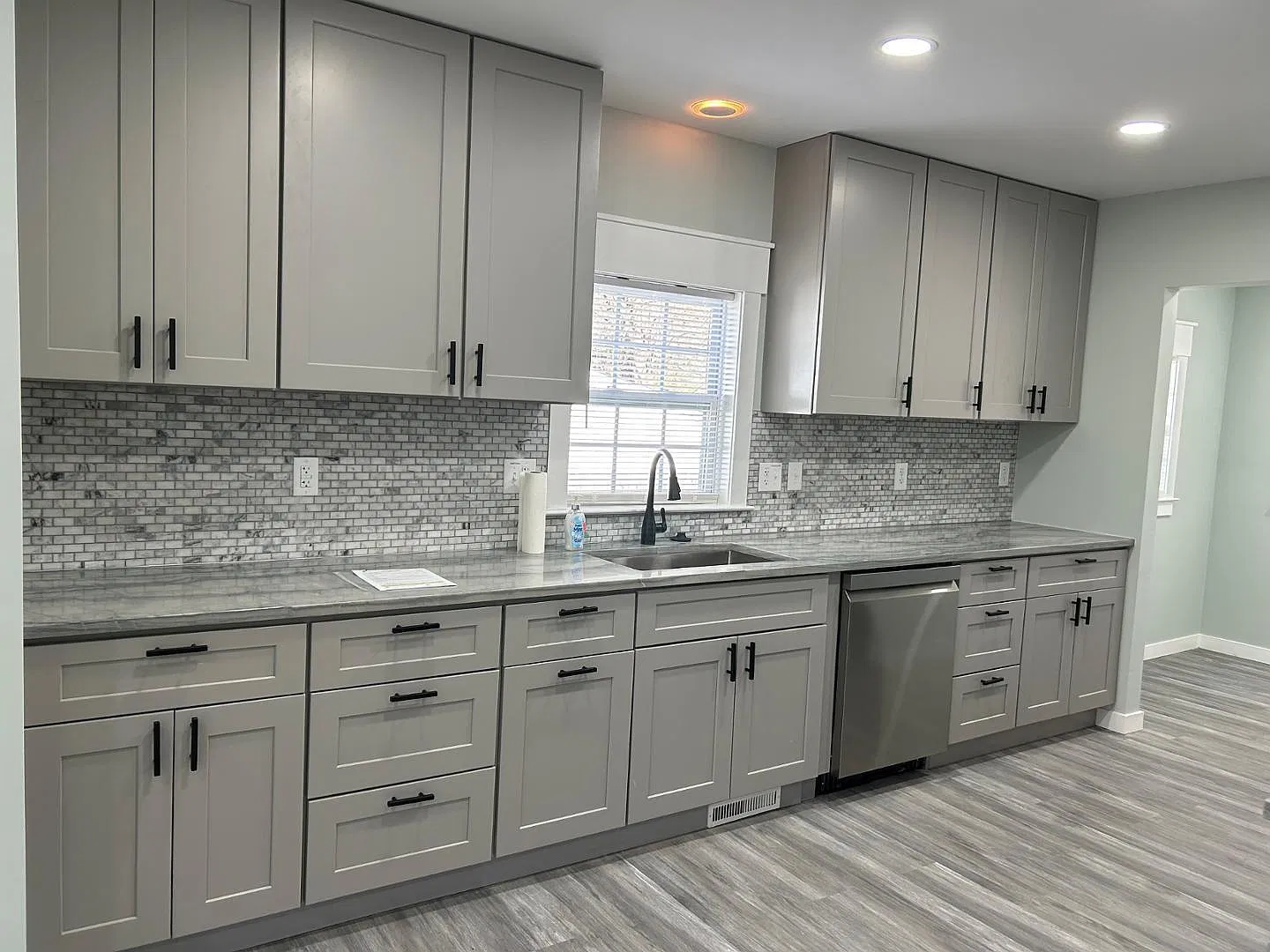 3 bed, 2.0 bath, 1100 sqft, $2,000 — Photo 4