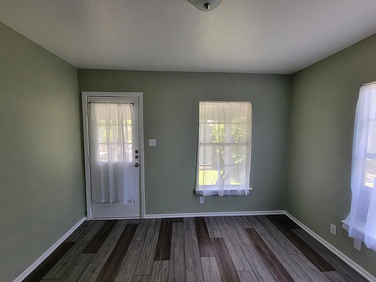 265 Rosebud Ln — Photo 12