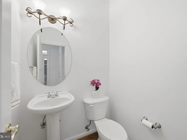 21817 Wingfoot Ct — Photo 24