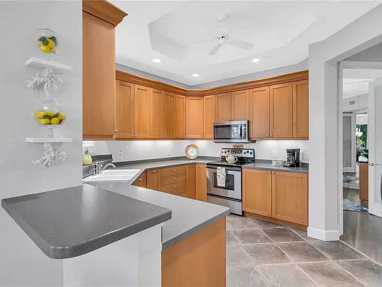 5204 Bouchard Cir #102 — Photo 10