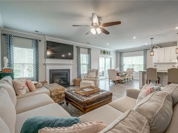 9589 Goddin Ct, Toano, VA 23168